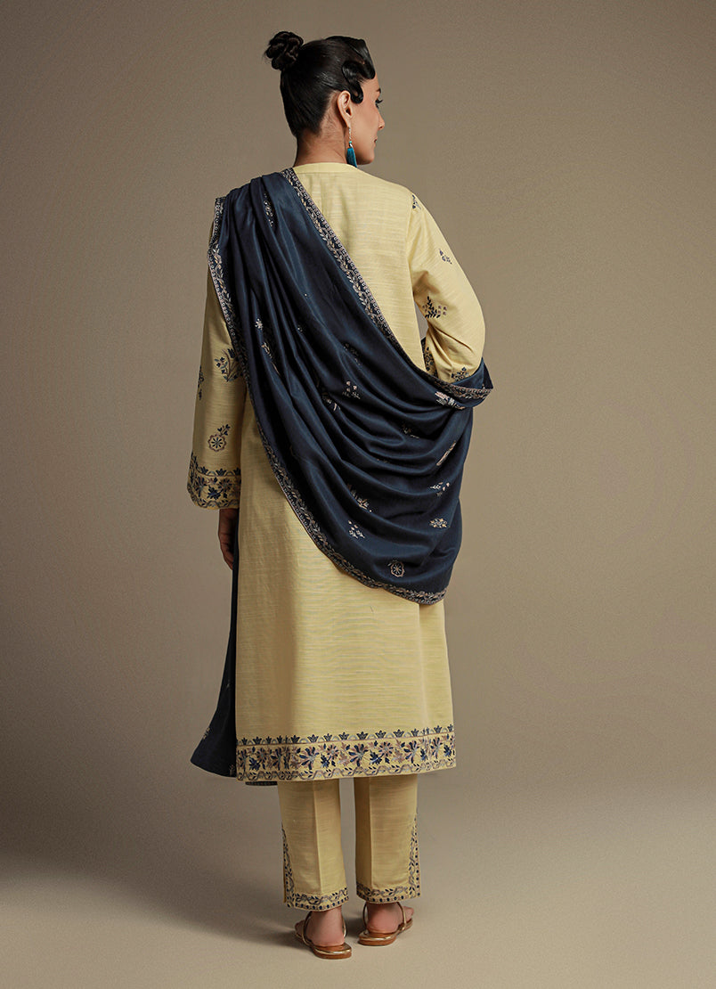 3-pc-khaddar-embroidered-suit