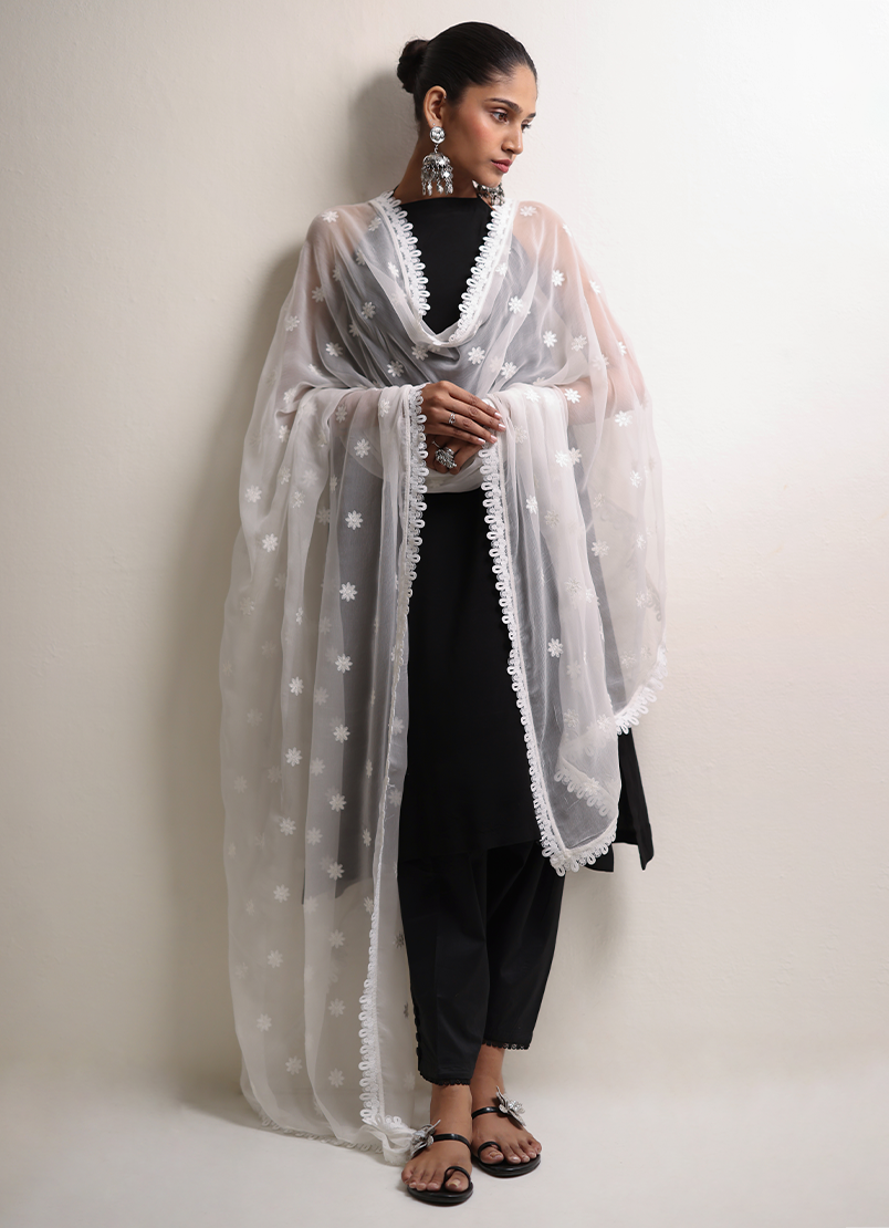 Embroidered Dupatta w Lace