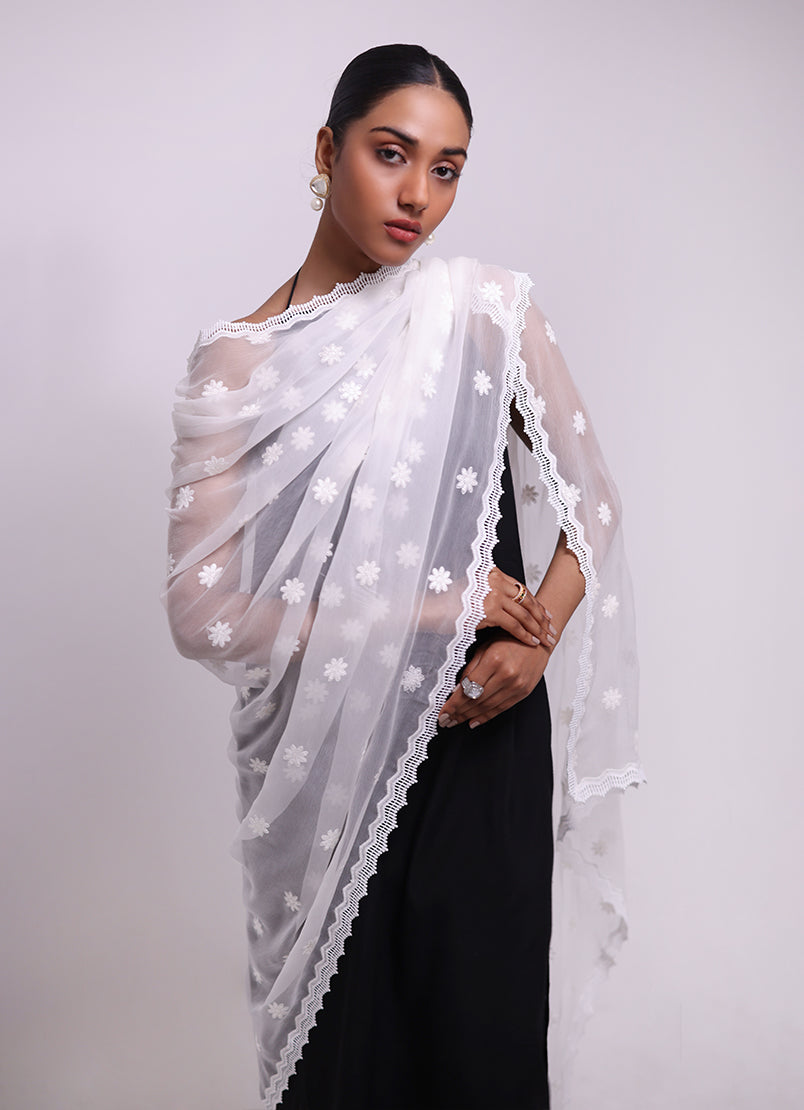 applique-lace-dupatta