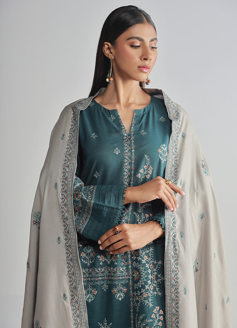 3-pc-khaddar-embroidered-suit