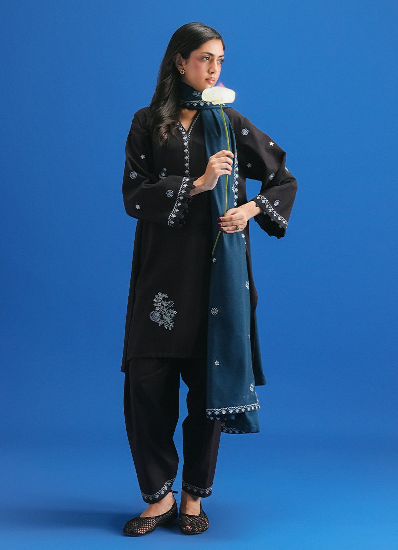 3-pc-khaddar-embroidered-suit