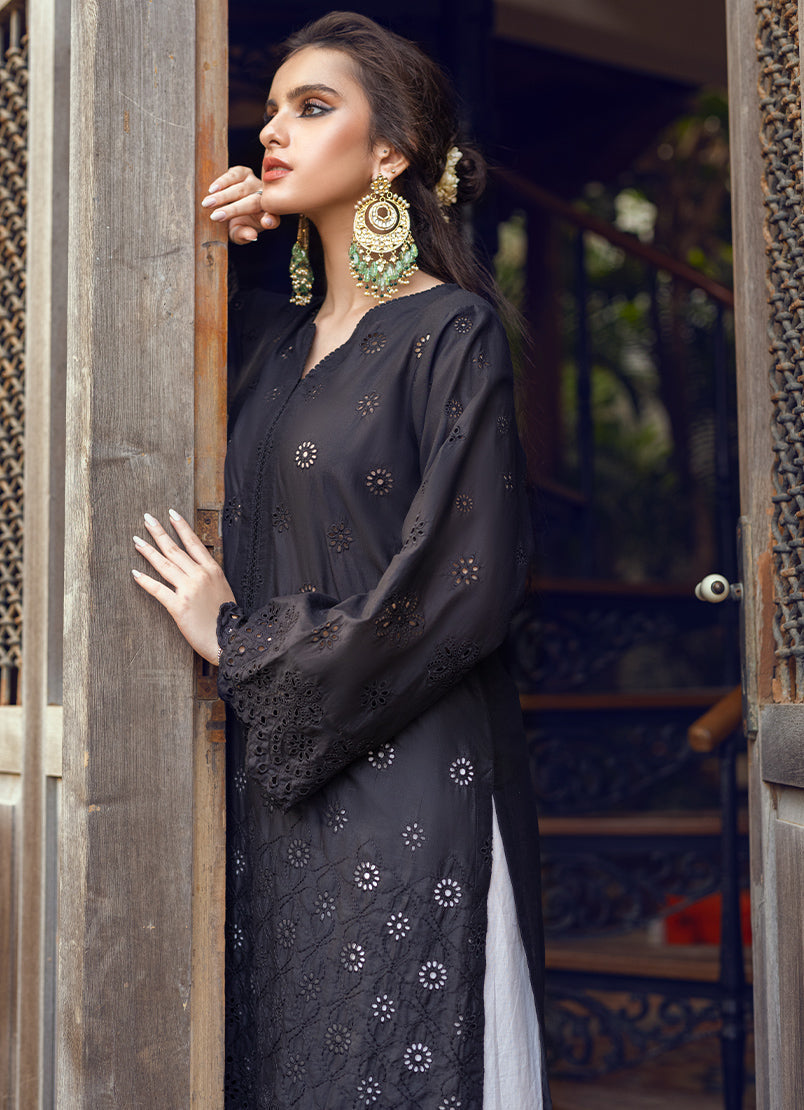 black-schiffli-embroidered-kurta